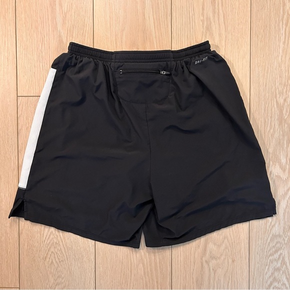 Nike Athletic Summer Running DRI-FIT Shorts With Liners Size Medium - Picture 2 of 7
